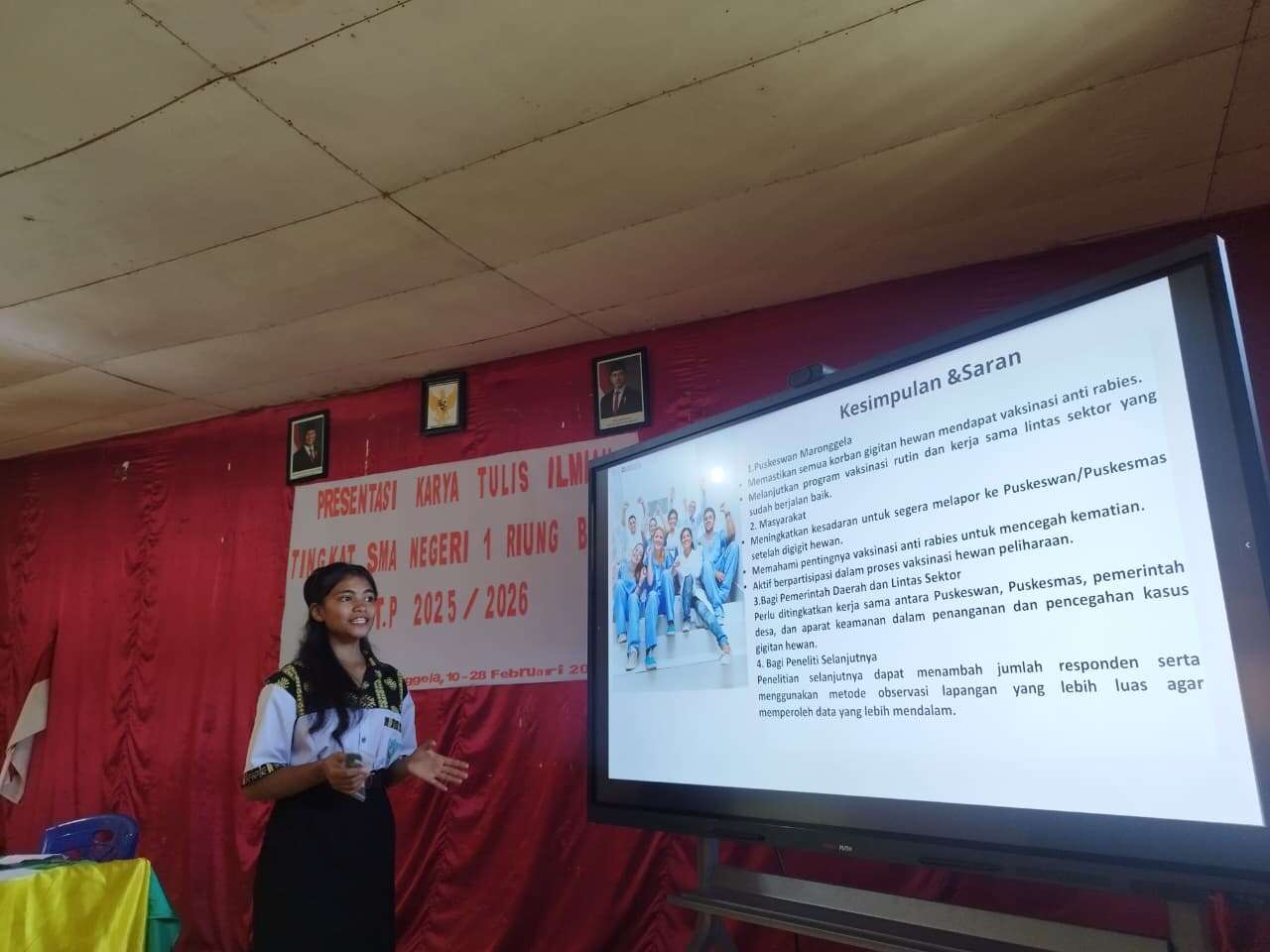 Dokumenter Presentase Karya Tuliis Siswa SMAN 1 Riung Barat